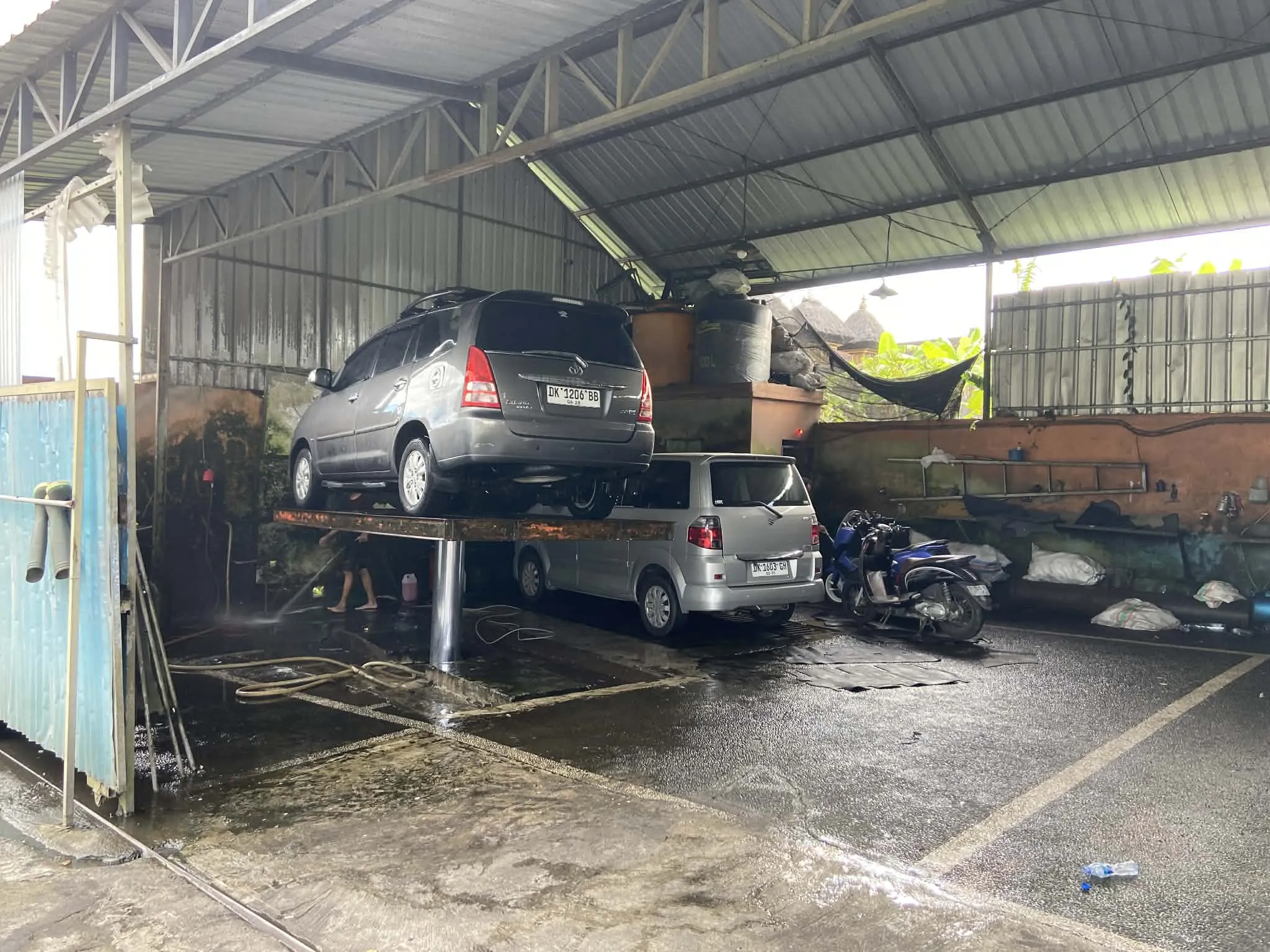 Automyčka na Bali v Sangeh – celkový pohled na provoz