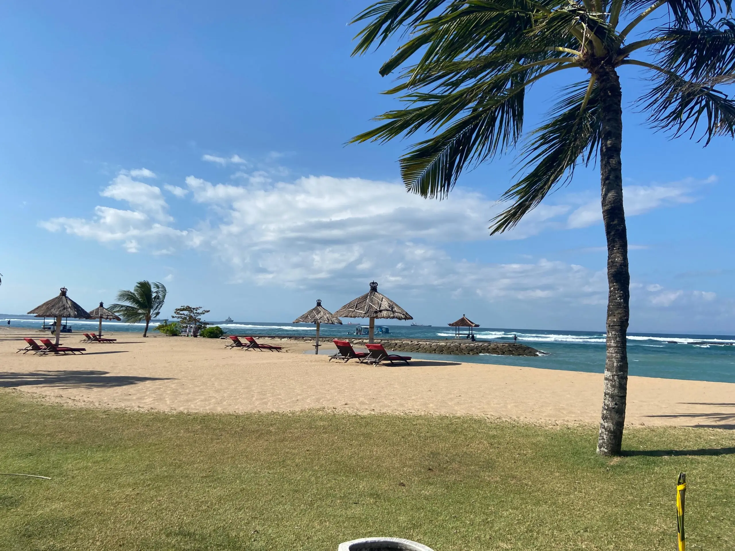 Stěhování a život na Bali — pohled na tropickou krajinu